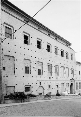 Magazzini dell'Azienda Agraria Rangoni-Machiavelli