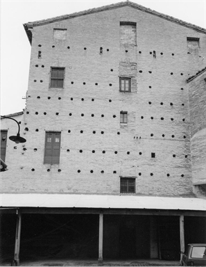 Magazzini dell'Azienda Agraria Rangoni-Machiavelli