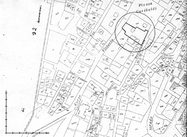 Casa con portale acuto sec.XV