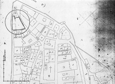 Casa con portale ed atrio, sec.XVIII