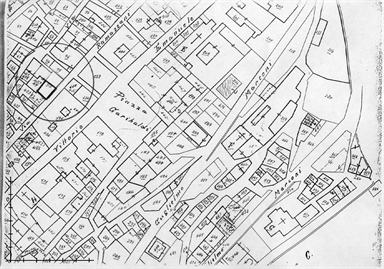 Casa con portale bugnato sec.XVII