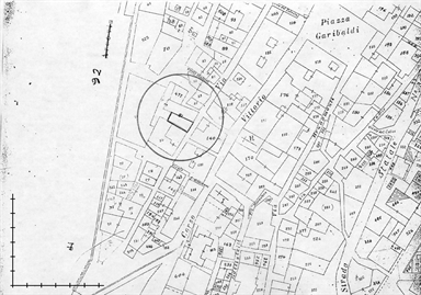 Casa con resti di portale richiuso sec.XVI