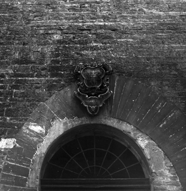 Casa di quattro piani