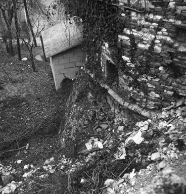 Torrione di cinta delle mura castellane
