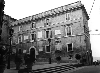 Palazzo per uffici pubblici