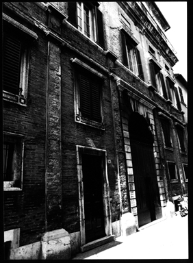 Palazzo in Via Abbati 24