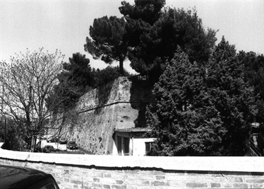Casa sui ruderi dei bastioni medioevali