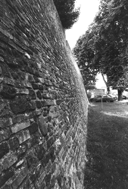 Mura di cinta dell'antica Casteldurante