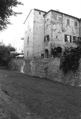 Mura di cinta dell'antica Casteldurante