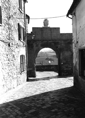 Arco d'ingresso al borgo