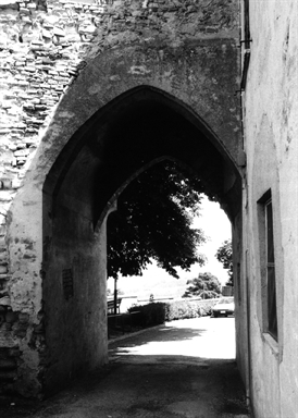 Porta del Castello di Reforzate