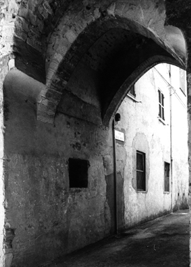 Porta del Castello di Reforzate