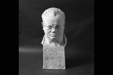 testa di Arnaldo Mussolini