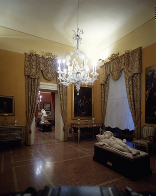Veduta di una delle sale di Palazzo Arringo, sede della Pinacoteca Civica
