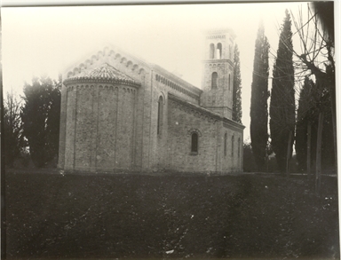 Macerata. Chiesa di San Leopardo (abside e campanile)
