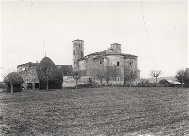 San Claudio al Chienti. Esterno
