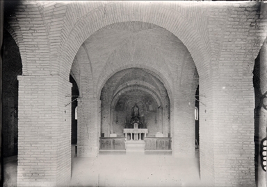 San Claudio al Chienti. Interno