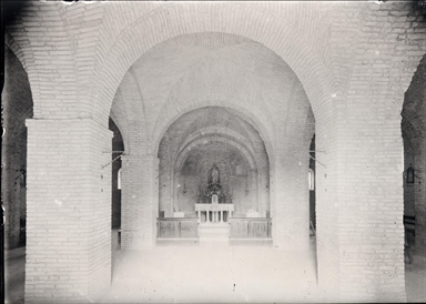 San Claudio al Chienti. Interno