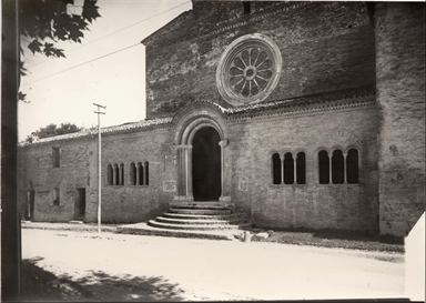 (Abbadia di Fiastra) Facciata