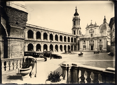 (Loreto) Piazza della Basilica