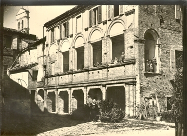 (Pollenza) Palazzo delle scuole