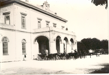 Macerata. Stazione ferroviaria di scorcio