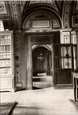 Macerata. Biblioteca Comunale. Galleria lato Nord