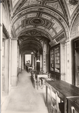 Macerata. Biblioteca Comunale. Galleria IV^ o traversa ( o del '700)