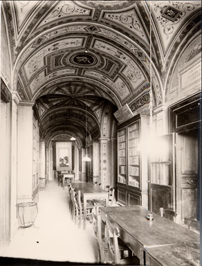 Macerata. Biblioteca Comunale. Galleria IV^ o traversa ( o del '700)