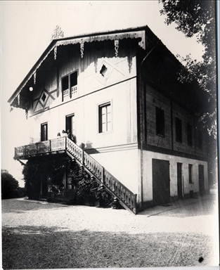 Macerata. Villino (di stile alpino) dei Ciccolini (e poi degli Affede)