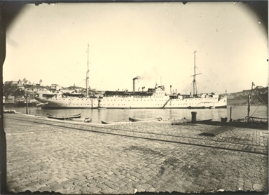 Ancona. Porto con nave