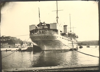 Ancona. Porto con nave