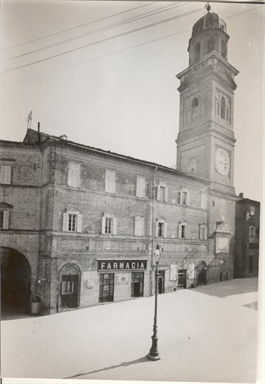 Macerata. Teatro Comunale e Torre Civica