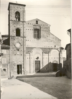 Macerata. Facciata del Duomo