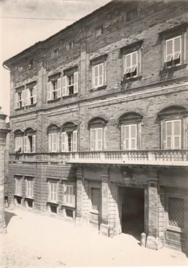 Macerata. Palazzo Torri