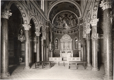 Macerata. Chiesa dell'Immacolata. Interno