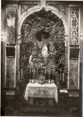 Macerata. Chiesa di Santa Maria della Porta. Altare di N. S. di Lourdes