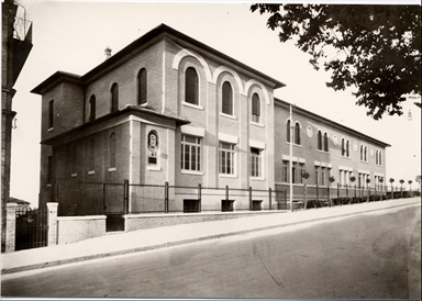 Macerata. Istituto S. Giuseppe. Fianco
