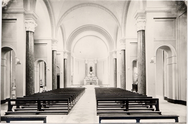 Macerata. (Istituto Salesiano) Interno della Cappella. Prima della decorazione