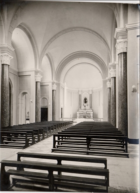 Macerata. (Istituto Salesiano) Interno della Cappella. Prima della decorazione
