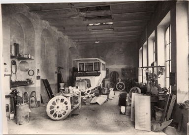 Officina riparazioni d'automobili