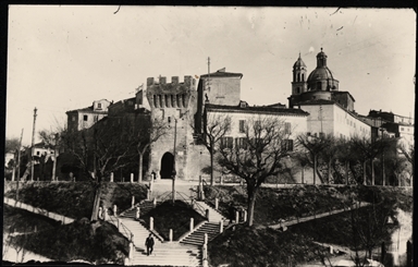 Macerata. Porta Montana