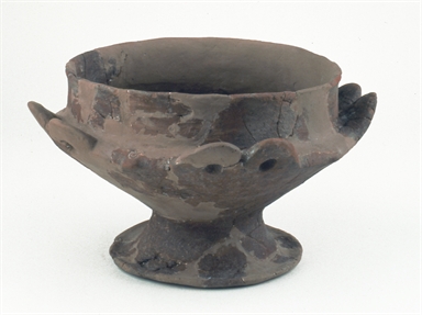 coppa quadriansata su piede cavo