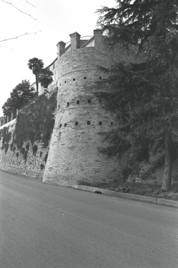 Mura urbiche (resti)