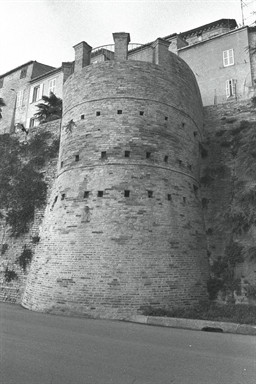 Mura urbiche (resti)