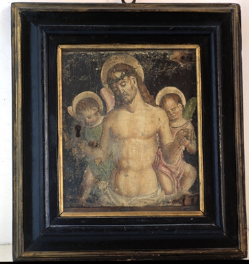 Cristo in pietà sorretto da due angeli