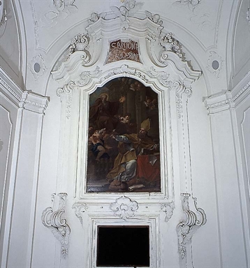 cherubini e motivi decorativi fitomorfi