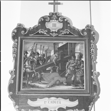 stazione III: Gesù cade sotto la croce la prima volta