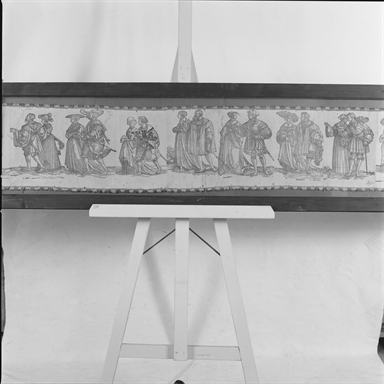 due coppie di uomini e donne