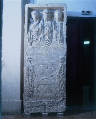 stele funeraria di Sextius Titius Primus